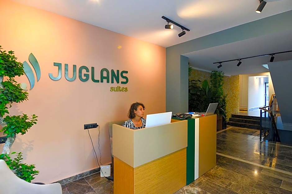 Juglans Suites