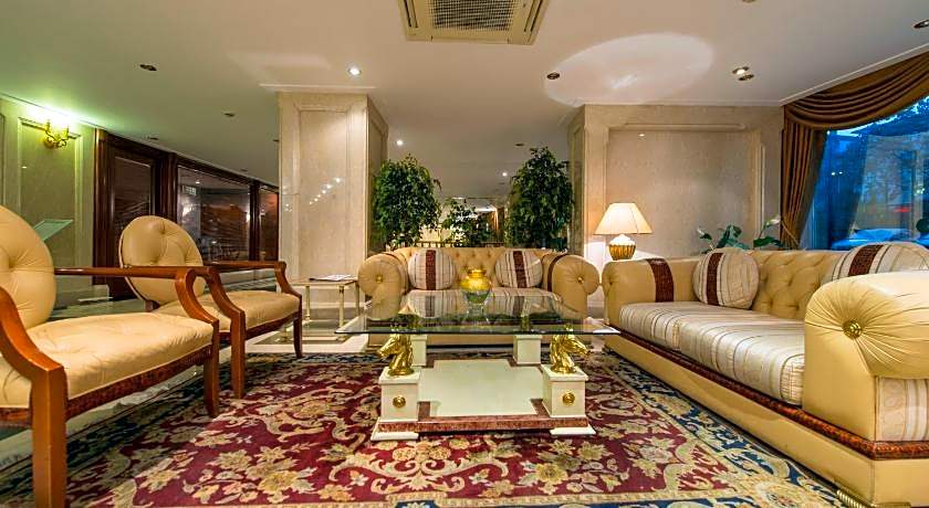 Akar International Hotel