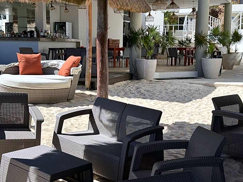 Luciana Hotel & Beach Club