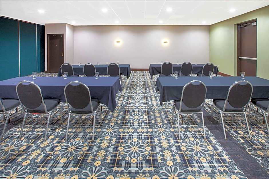 Baymont by Wyndham Grand Rapids Near Downtown