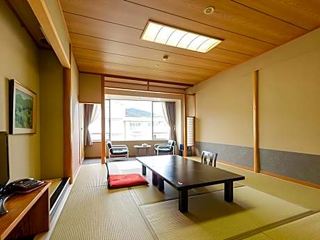 Central East Building Japanese Style Room 10 Or 12 Tatami