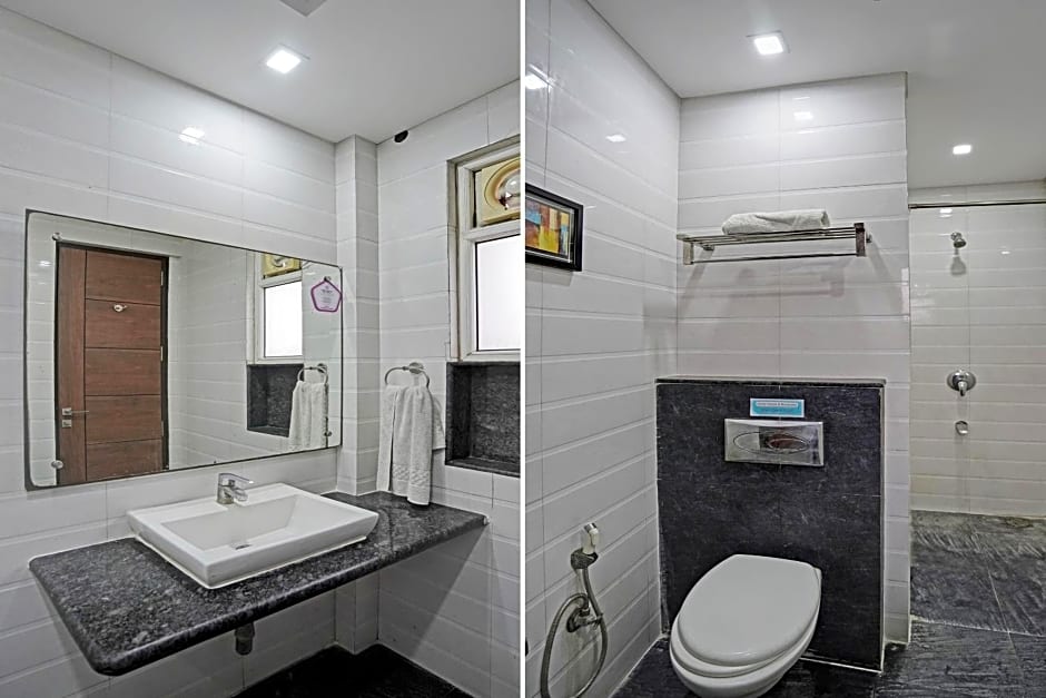 Qotel Noida 51 couple Friendly 