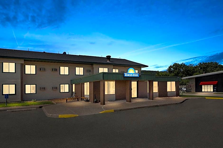 Days Inn by Wyndham Winona