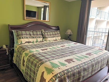 Oak Square 307