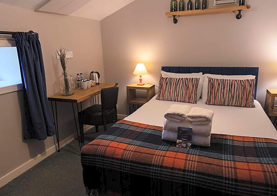 Loch Leven Hotel & Distillery
