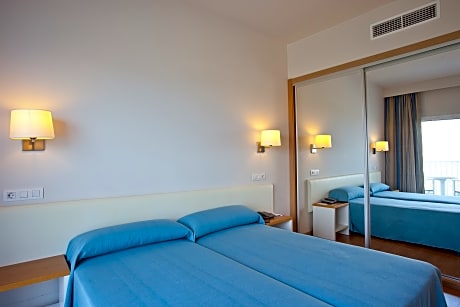 TWIN SEA VIEW WITH BALCONY 3 ADULTS