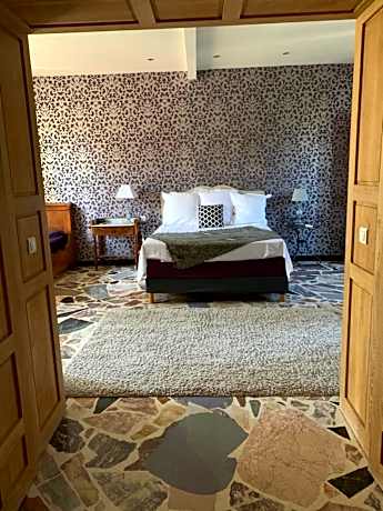 Suite with Garden View
