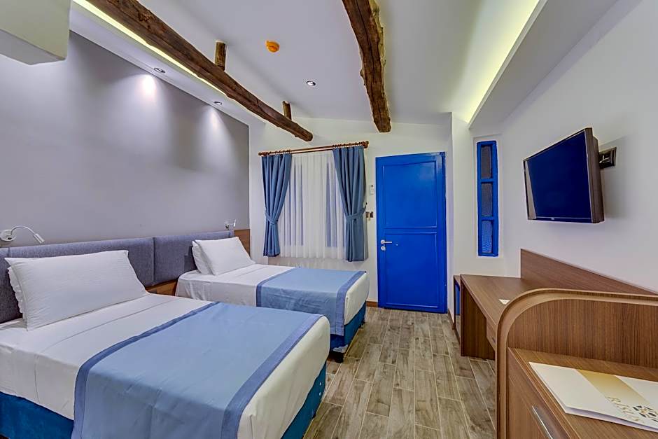 Risus Garden Marina Hotel