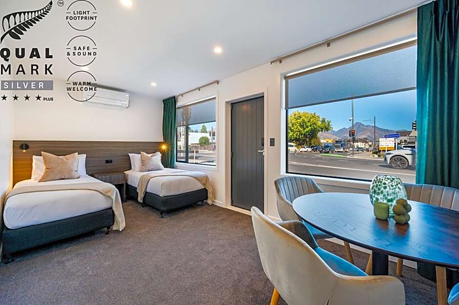 Luxe Suites & Apartments