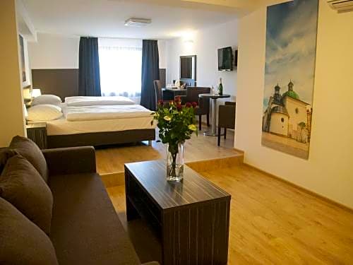 Pergamin Apartments