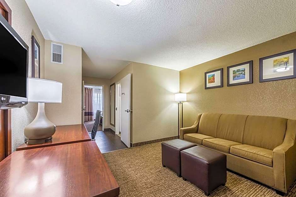 Comfort Inn & Suites Dayton North