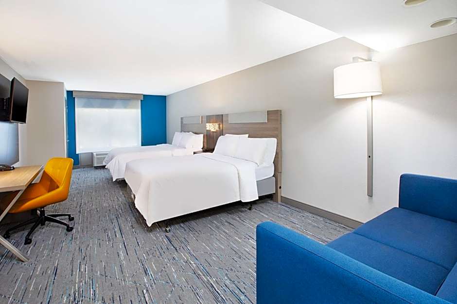 Holiday Inn Express and Suites Milwaukee NW Park Place By IHG