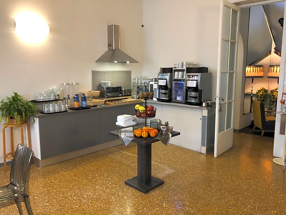 Hotel Cairoli
