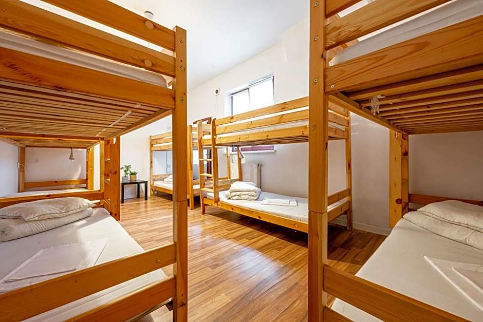 Target Hostel