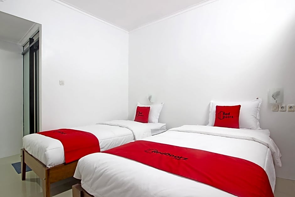 RedDoorz @ Jalan Ringroad Selatan
