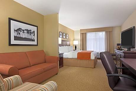 King Suite - Non-Smoking