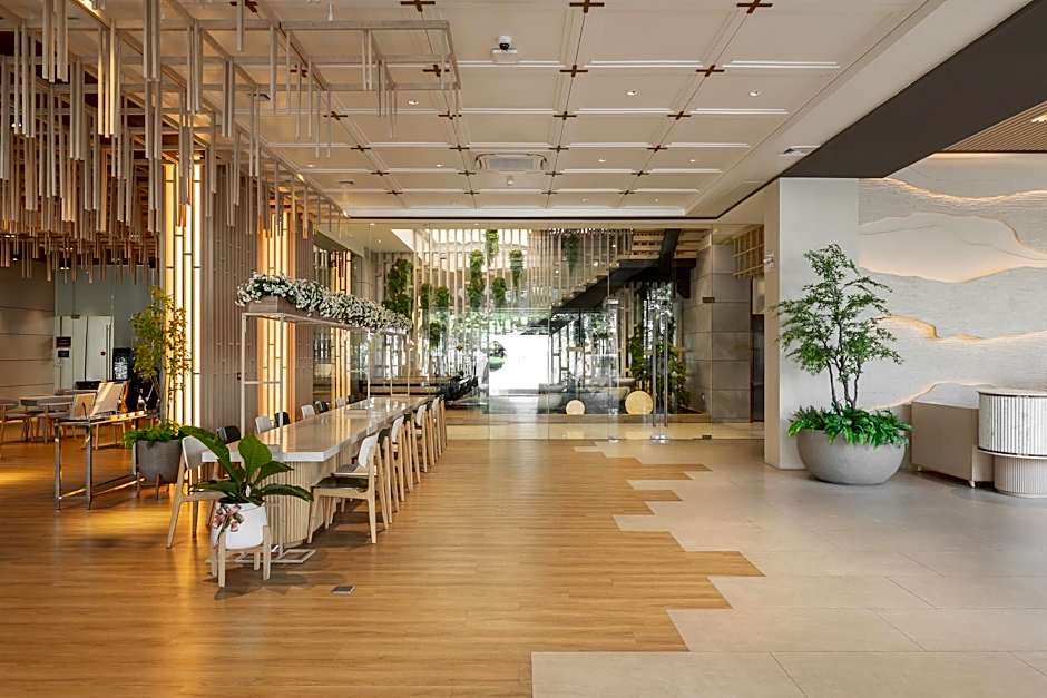 Salaya One Hotel & Service Apartment