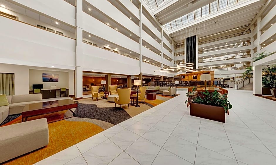 Embassy Suites by Hilton Milwaukee Brookfield