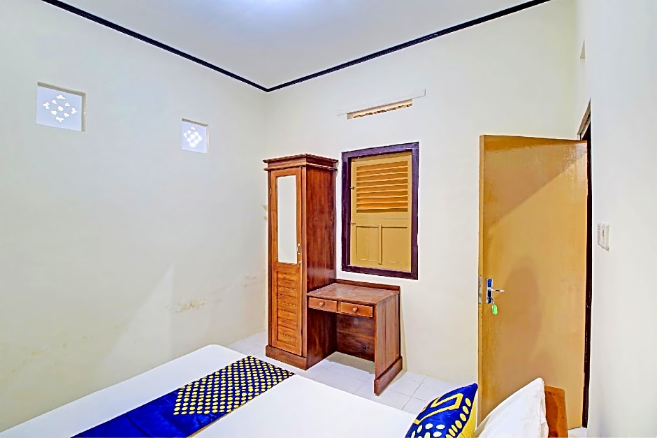 OYO Life  92953 Nirmala Kost