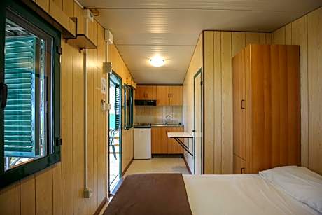 Mobile Home (4 Adults)