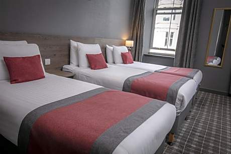 Standard Room with Three Single Beds - Non-Smoking