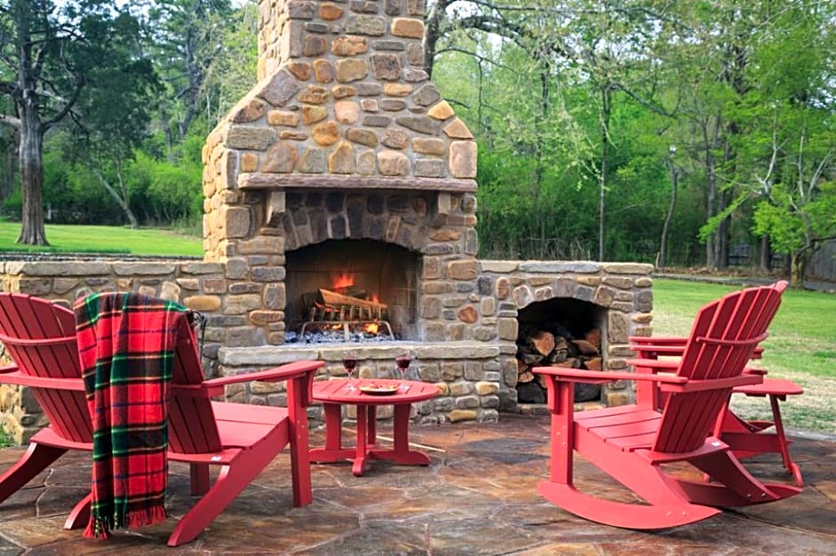 Hilltop Manor Bed And Breakfast
