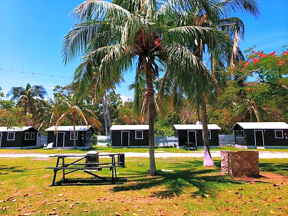 Trailerpark & Cabañas Mecoloco Inn Caravan Park – Cancun, TX