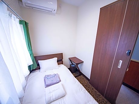 Economy Single Room