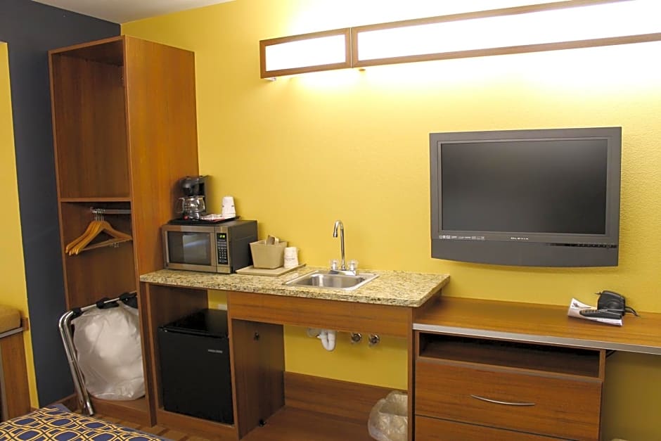 Microtel Inn & Suites by Wyndham Kearney