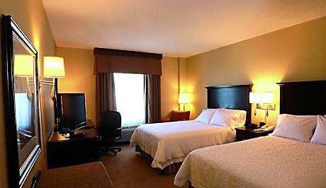 Room with Two Queen Beds - Non-Smoking
