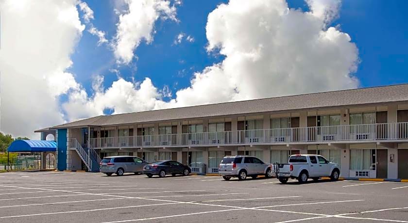 Days Inn by Wyndham Apopka/Orlando