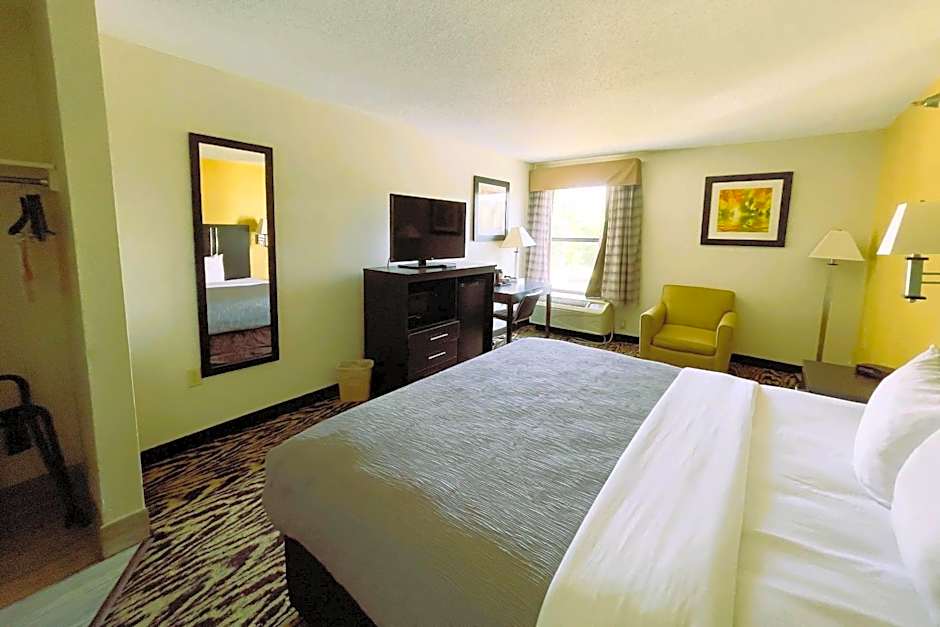 Quality Inn & Suites Clemmons I-40
