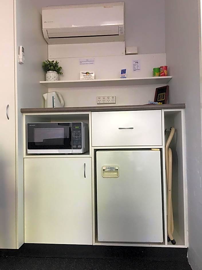 Nicholas Royal Motel - No Pets Allowed