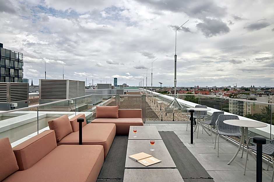 Locke at East Side Gallery