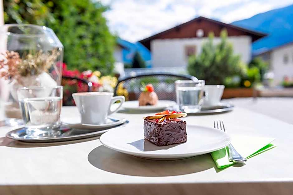 Saldur Small Active Hotel