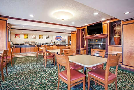 Baymont by Wyndham Madison Heights Detroit Area