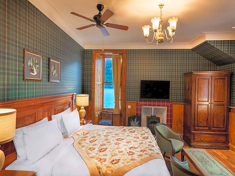 The Whispering Pine Lodge