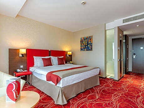 1 King Bed Non-Smoking Executive Room