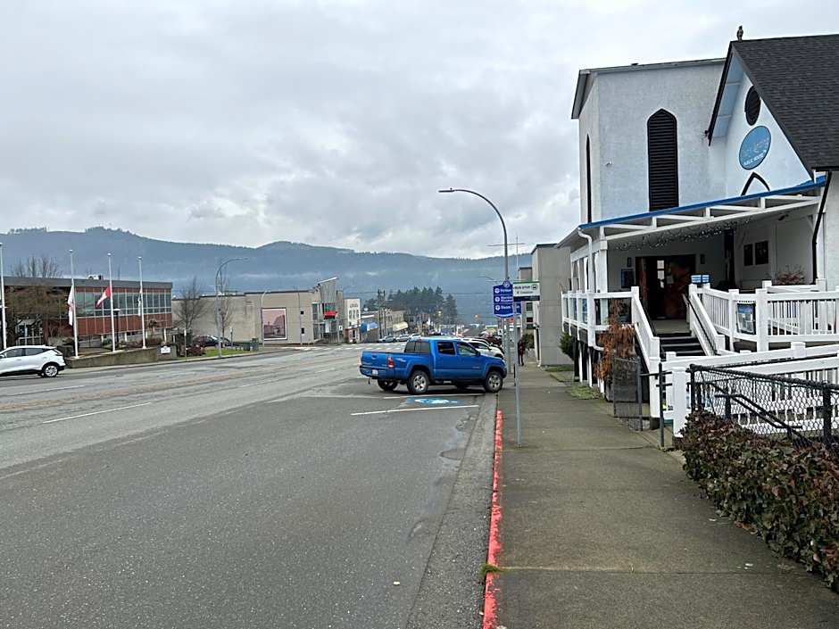 Char's Landing Hostel