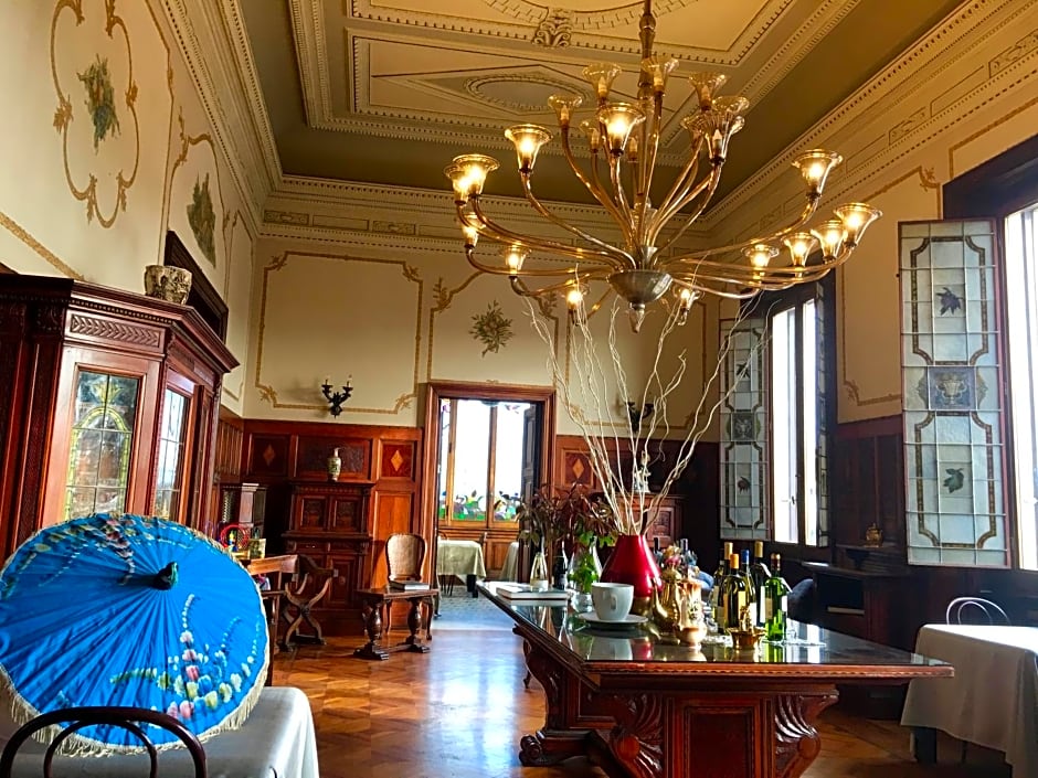 Villa Tina Hotel