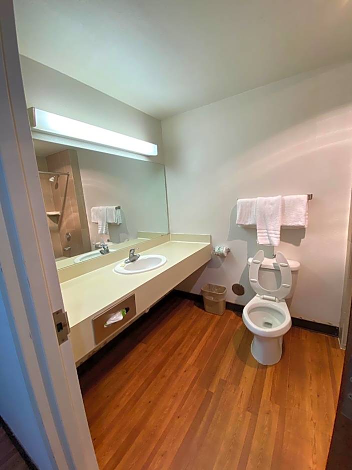 Guest House Inn Medical District near Texas Tech Univ