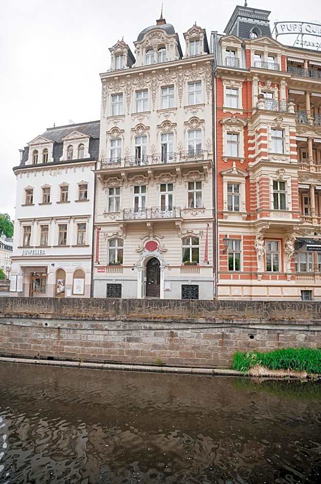 Alisa Hotel