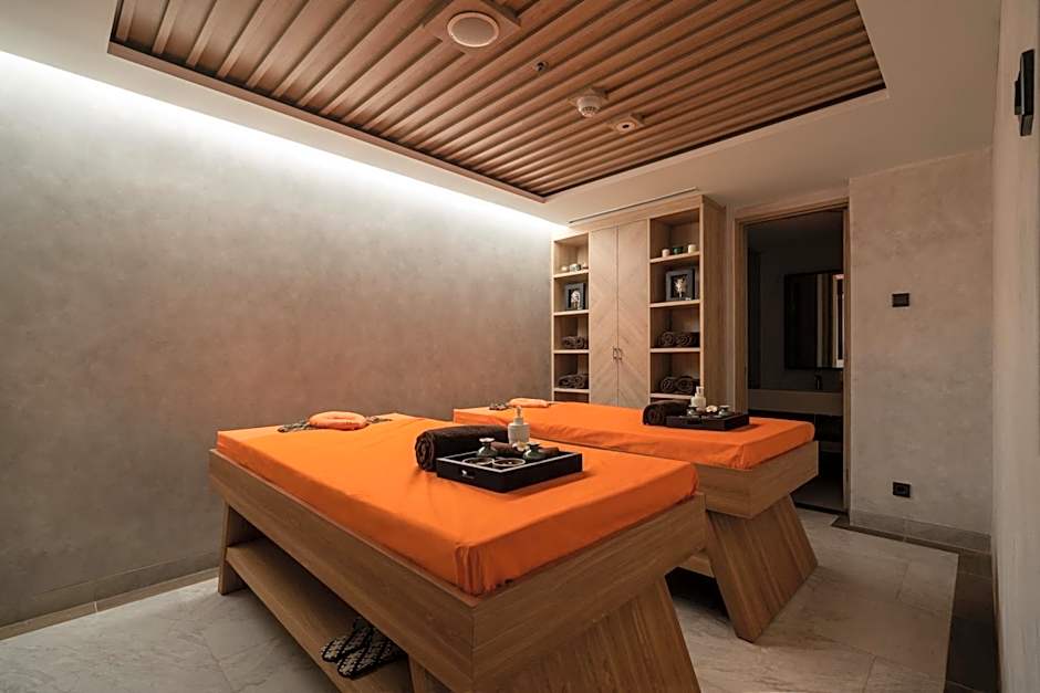 Harris Suites Puri Mansion