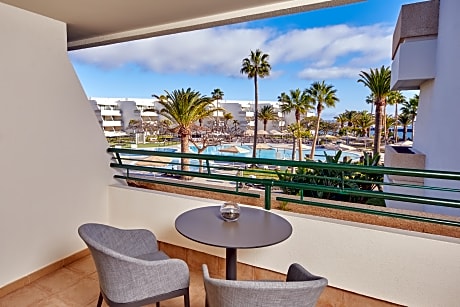 DOUBLE  PREFERRED CLUB POOL VIEW 1 ADULT + 1 CHILD