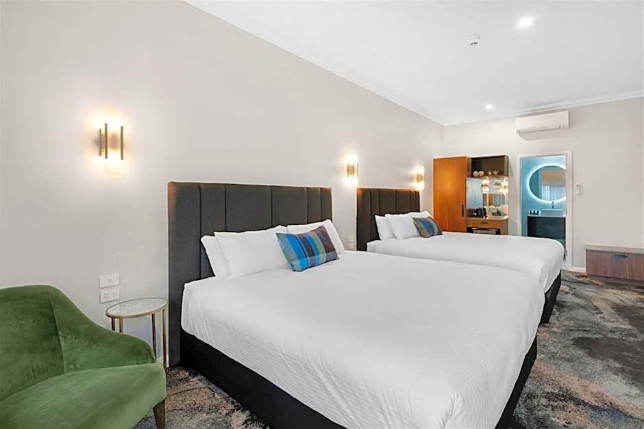 St Hugh Hotel Wagga Wagga
