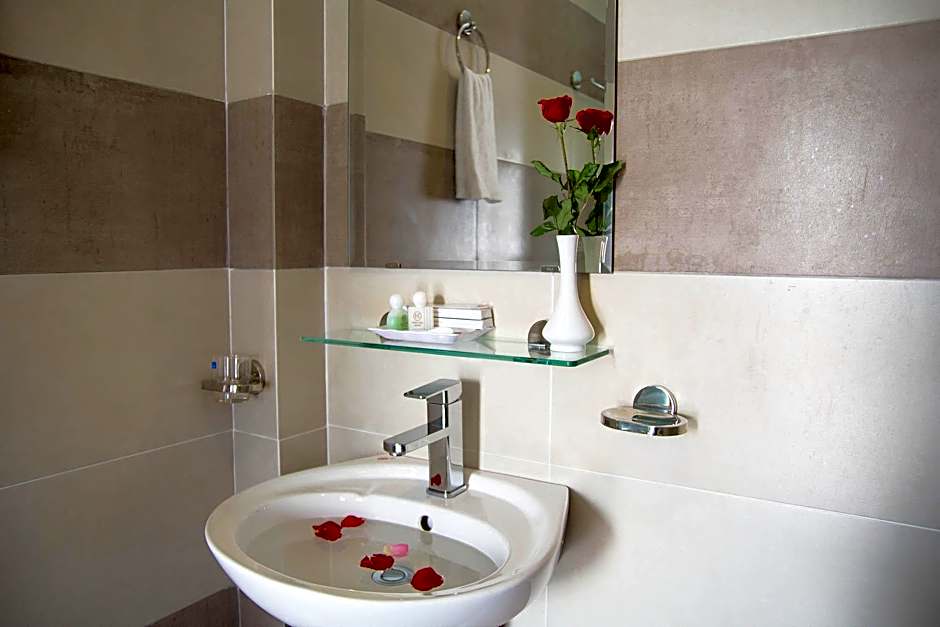 Poetic Hue Hotel & Spa