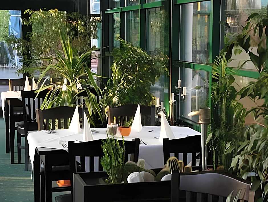 Hotel & Restaurant 5 Linden