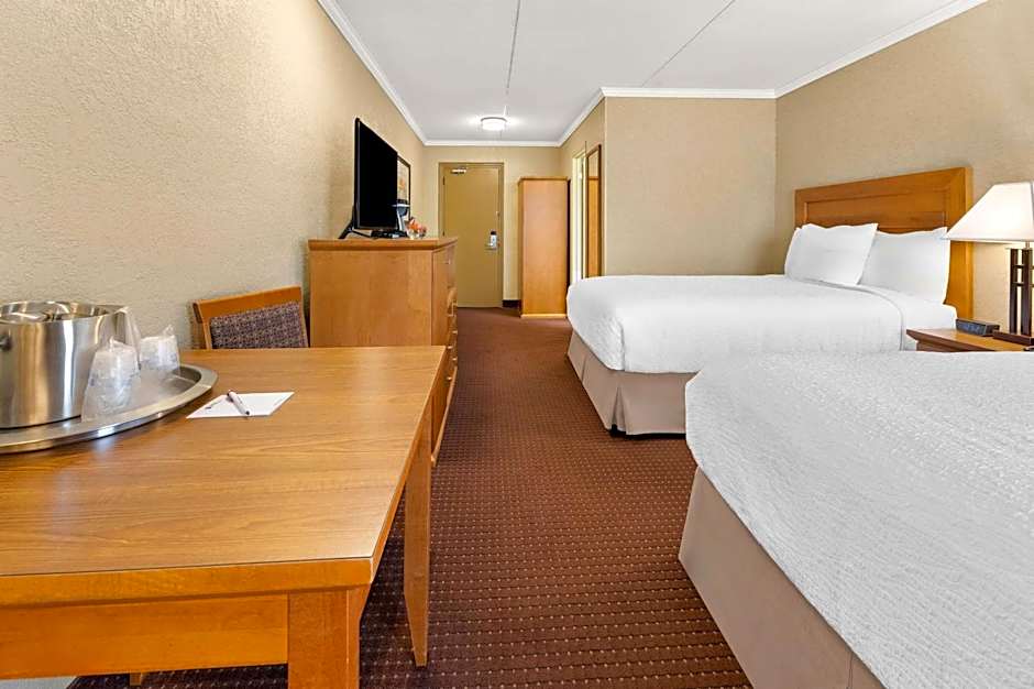 Best Western Plus NorWester Hotel & Conference Centre