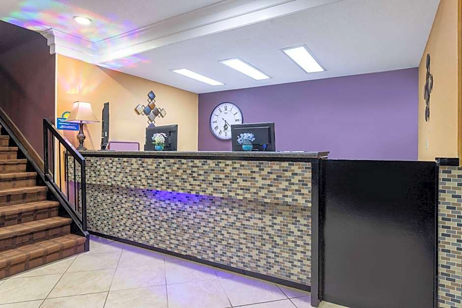 Days Inn by Wyndham Anderson IN
