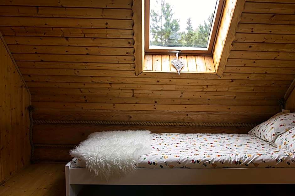 CHATA PACHNĄCA LASEM